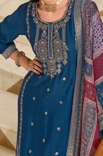 Vredevogel  viscose self jacquard women kurta and trouser duppata set