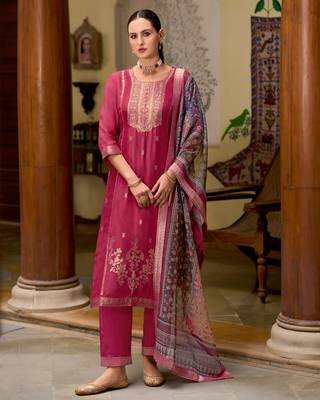 Vredevogel  viscose self jacquard women kurta and trouser duppata set 1