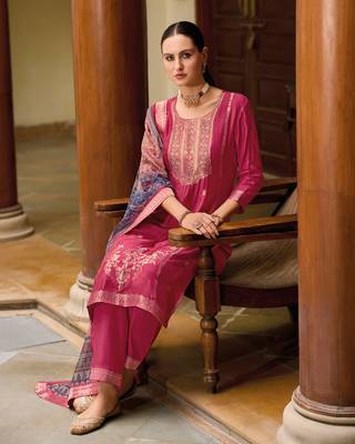 Vredevogel  viscose self jacquard women kurta and trouser duppata set 3