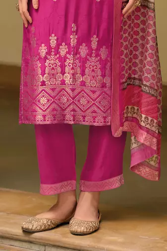 Vredevogel  viscose self jacquard women kurta and trouser duppata set