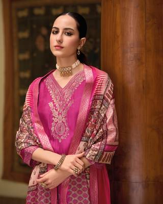 Vredevogel  viscose self jacquard women kurta and trouser duppata set 4