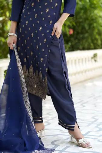 Vredevogel  women kurta and pant sets viscose rayon silk blend with neck handwork