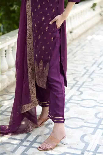 Vredevogel  women kurta and pant sets viscose rayon silk blend with neck handwork