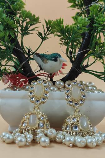   Traditional Jhumki Earrings For Wo 's