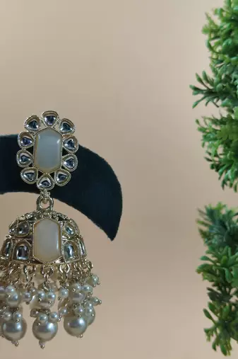   Traditional Jhumki Earrings For Wo 's