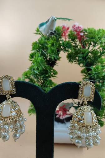   Jhumki Earrings For Wo  And Girls / Indian state t earrings for wedding, festival, Diwali