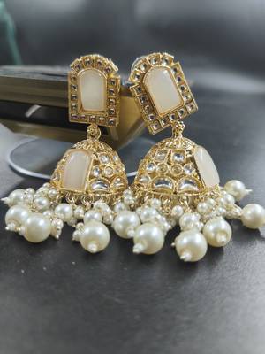   Jhumki Earrings For Wo  And Girls / Indian state t earrings for wedding, festival, Diwali 2