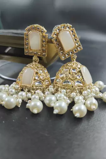   Jhumki Earrings For Wo  And Girls / Indian state t earrings for wedding, festival, Diwali