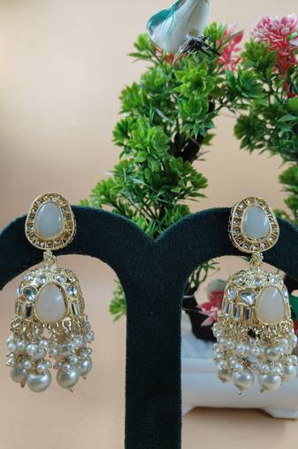   Jhumki Earrings For Wo  And Girls / Indian state t earrings for wedding, festival, Diwali