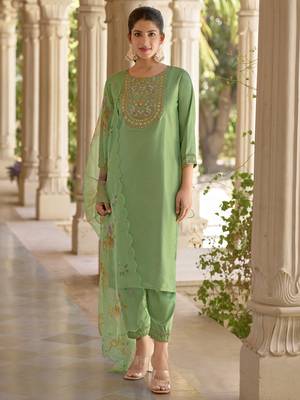 Vredevogel   women kurta and trousers pant set silk blend 3