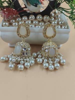   Jhumki Earrings For Wo  And Girls / Indian state t earrings for wedding, festival, Diwali 2