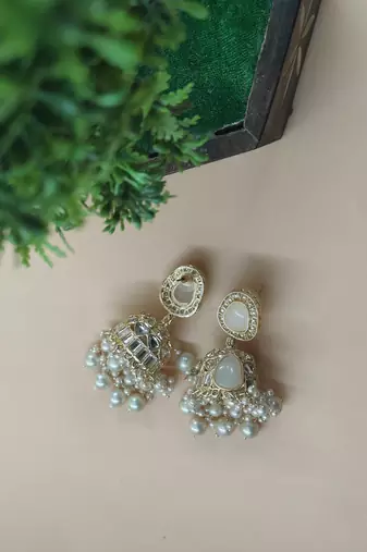   Jhumki Earrings For Wo  And Girls / Indian state t earrings for wedding, festival, Diwali
