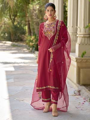 Vredevogel  women kurta and pant viscose rayon fabric 1