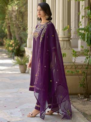 Vredevogel  women kurta and pant viscose rayon fabric 4