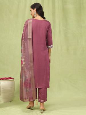 Vredevogel  women   s viscose roman silk embroidery straight kurta pant with dupatta set 2