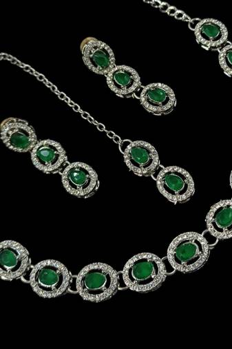 Neacklesh  set .moti  ,kundan
