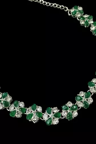 Neacklesh  set moti  kundan