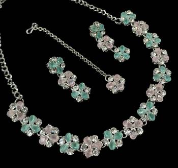 Neacklesh  set moti  kundan 1