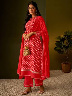 Dresoul checked regular kurta with sharara & dupatta 1