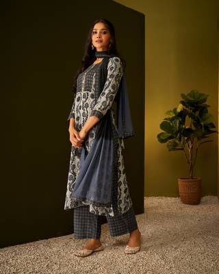 Dresoul floral printed straight kurta with palazzos & dupatta 1