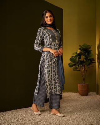 Dresoul floral printed straight kurta with palazzos & dupatta 3