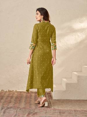 Dresoul floral embroidered regular thread work kurta with palazzos 2
