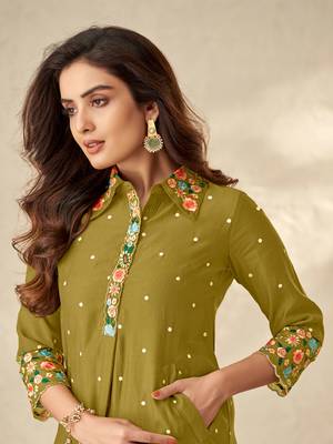 Dresoul floral embroidered regular thread work kurta with palazzos 5