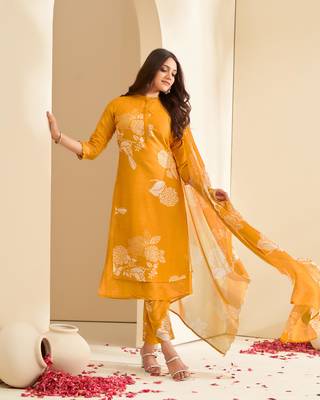 Dresoul mustard floral printed straight kurta set with dupatta 2