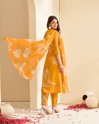 Dresoul mustard floral printed straight kurta set with dupatta 4