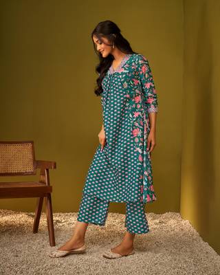 Teal blue digital floral print panelled kurta and palazzo set 4