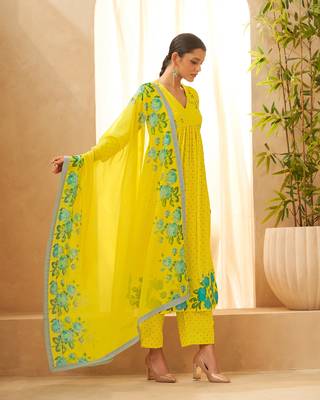 Dresoul floral printed v neck sleeveles kurta with palazzos & with dupatta 5