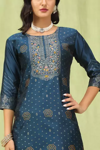 Vredevogel  women cotton silk blend kurta and pant sets with handwork and dupatta