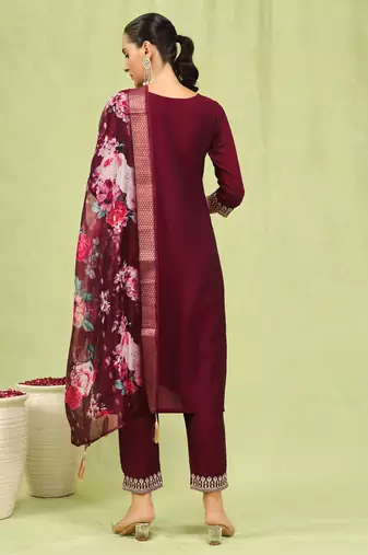 Vredevogel  women   s viscose roman silk embroidery straight kurta pant with dupatta set