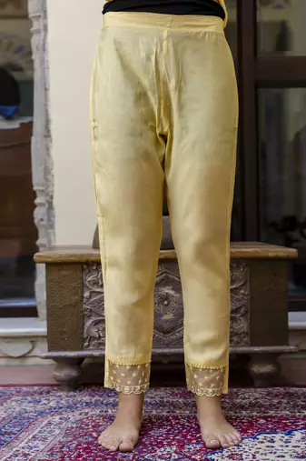 Vredevogel silk blend women embroidered kurta and pant set with dupatta