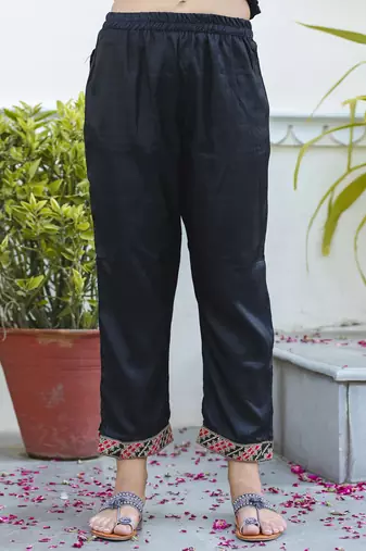 Vredevogel  women   s viscose roman silk embroidery straight kurta pant with dupatta set