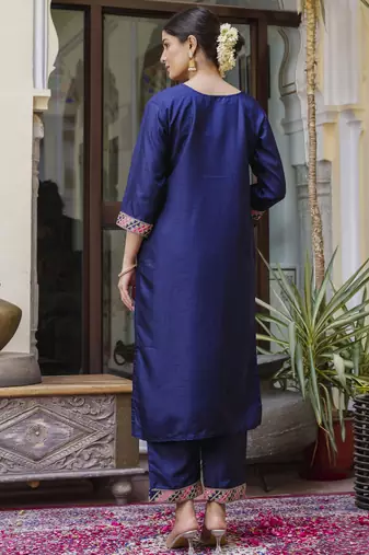 Vredevogel  women   s viscose roman silk embroidery straight kurta pant with dupatta set