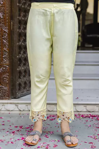 Vredevogel  women   s viscose roman silk embroidery straight kurta pant with dupatta set