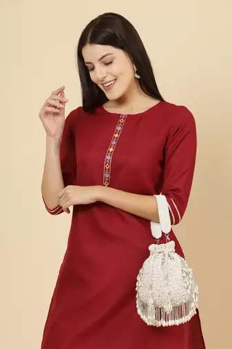 droop white pearl embellished velvet potli