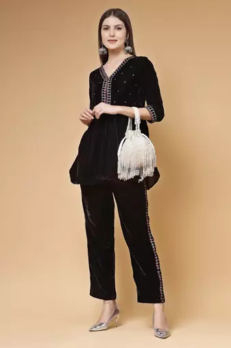 droop off white pearl embellished velvet potli