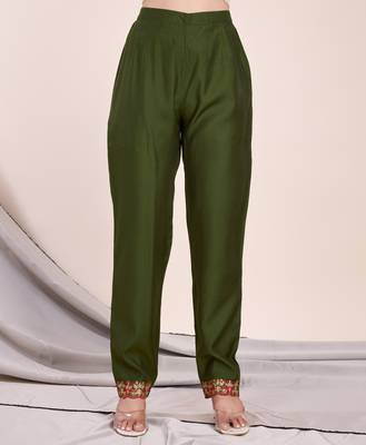  green viscose silk floral embroidered straight kurta with pant & jacquard dupatta 3