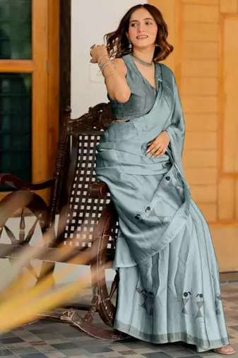 Dusty Greyish Blue Chiffon Warli Print Saree With Unstitched Blouse Piece
