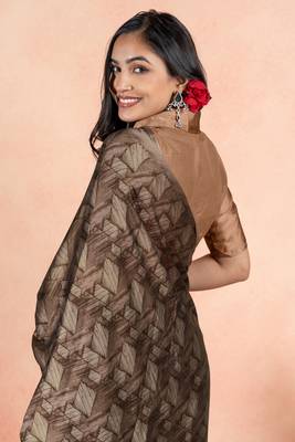 Brown Chiffon Geometric Print Plain Saree With Unstitched Blouse Piece 5