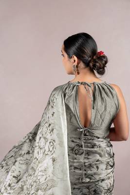 Light Grey Chiffon Floral Print Saree With Unstitched Blouse Piece 5