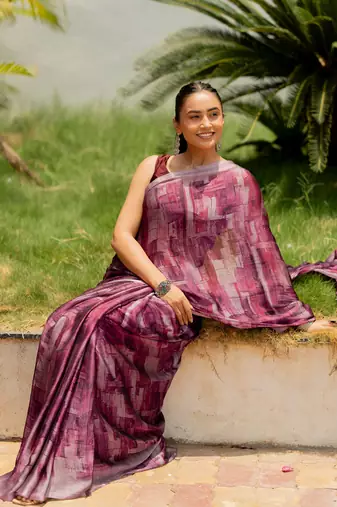 Maroon Chiffon Floral Print Plain Saree With Unstitched Blouse Piece
