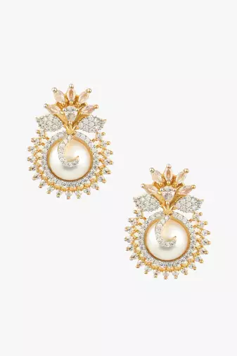Women gold plated pearl studded studs earrings
