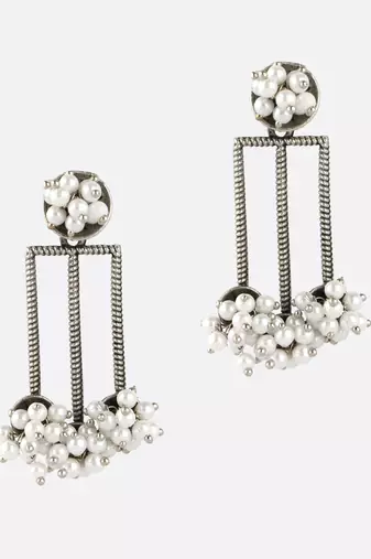 Women silver plated pearl drop earrings