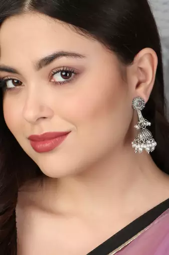 Oxidised silver-plated pearl-tessel dome shaped jhumki