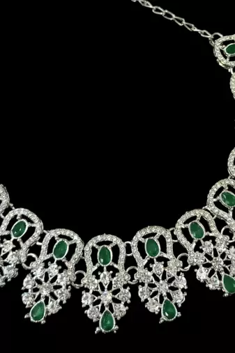 Neacklesh  set moti  kundan