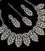 Neacklesh  set .moti  ,kundan