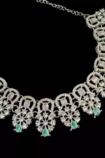 Neacklesh  set moti  kundan